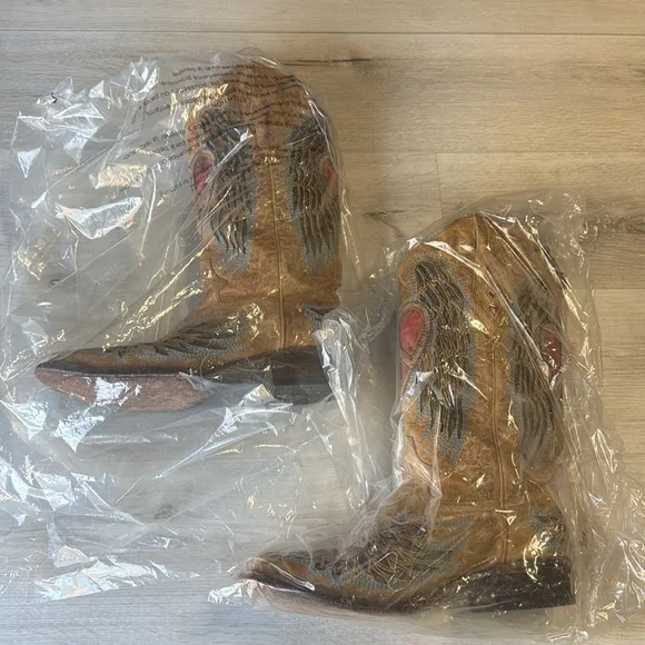 CORRAL Vintage Distressed Wings Hearts & Peace A1976 distressed boots Size 9.5 - Picture 10 of 15